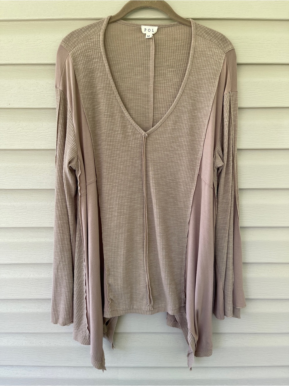 POL Women's Taupe Long-Sleeve V-Neck Flowy Top Size Medium
